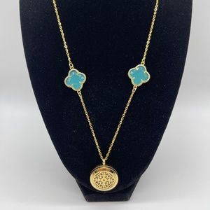 Aromatherapy Gold Tone Clover Necklace